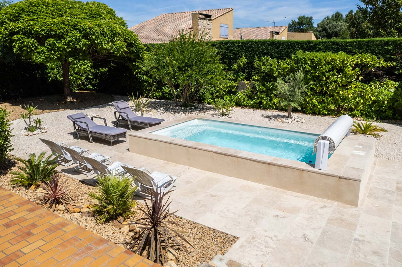 espacepiscines30_construction_piscine_apero_tresques_zhh_1366px_910px